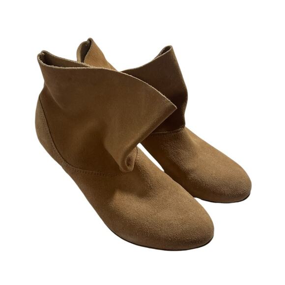 Anthropologie Cynthia Vincent Tan Suede Leather Slouch Booties Size 6 - Picture 5 of 8